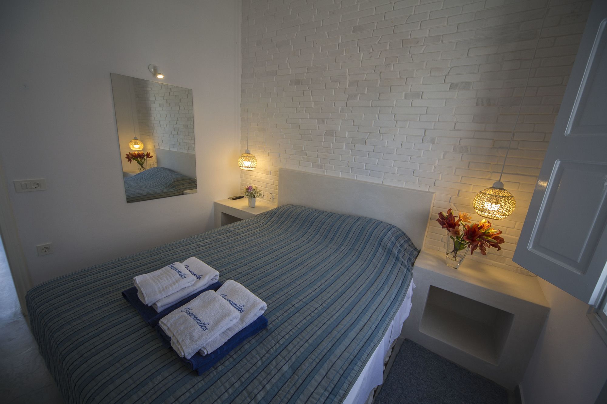 אויה Ianthe Apartments & Villa מראה חיצוני תמונה